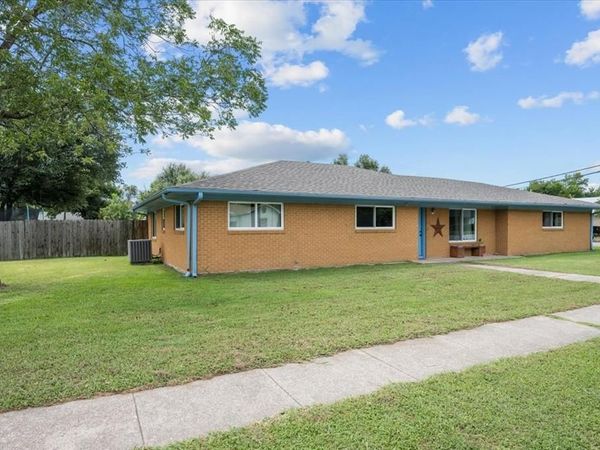 203 E Main Street, Rosebud, TX 76570