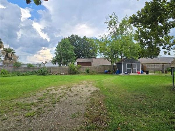 242 CAROLYN Drive, Destrehan, LA 70047