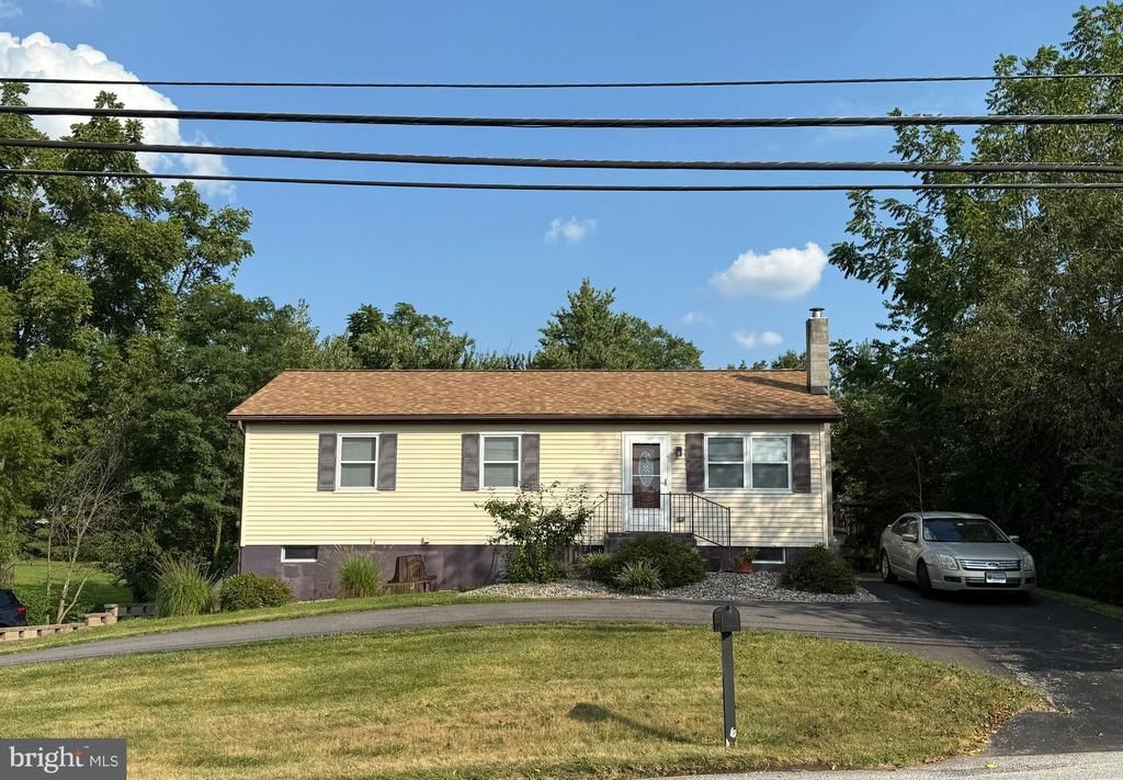 2856 W Canal Road, Dover, PA 17315 Main Photo