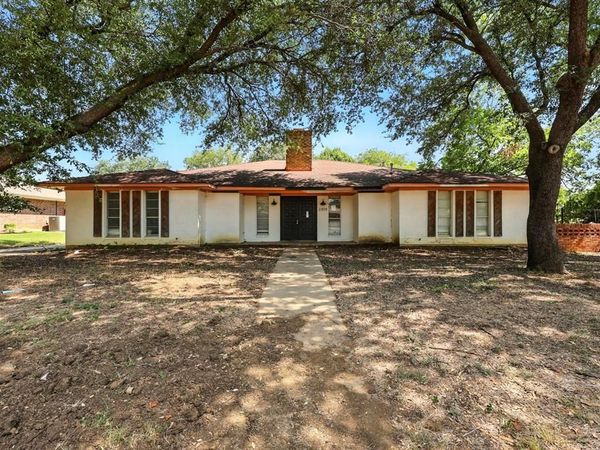 2304 Royal Acres Drive, Denton, TX 76209