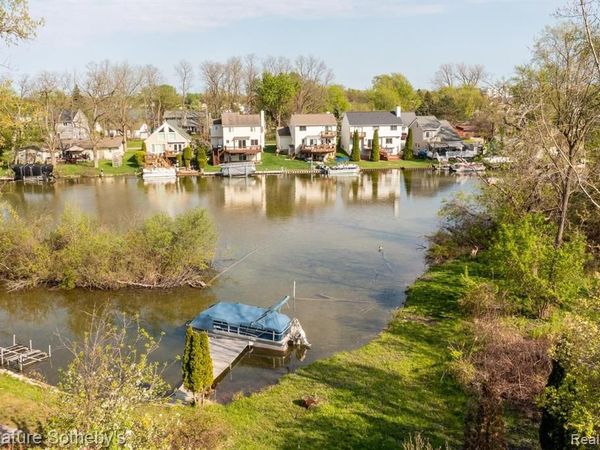 1389 S CASS LAKE Road, Waterford Township, Mi 48328