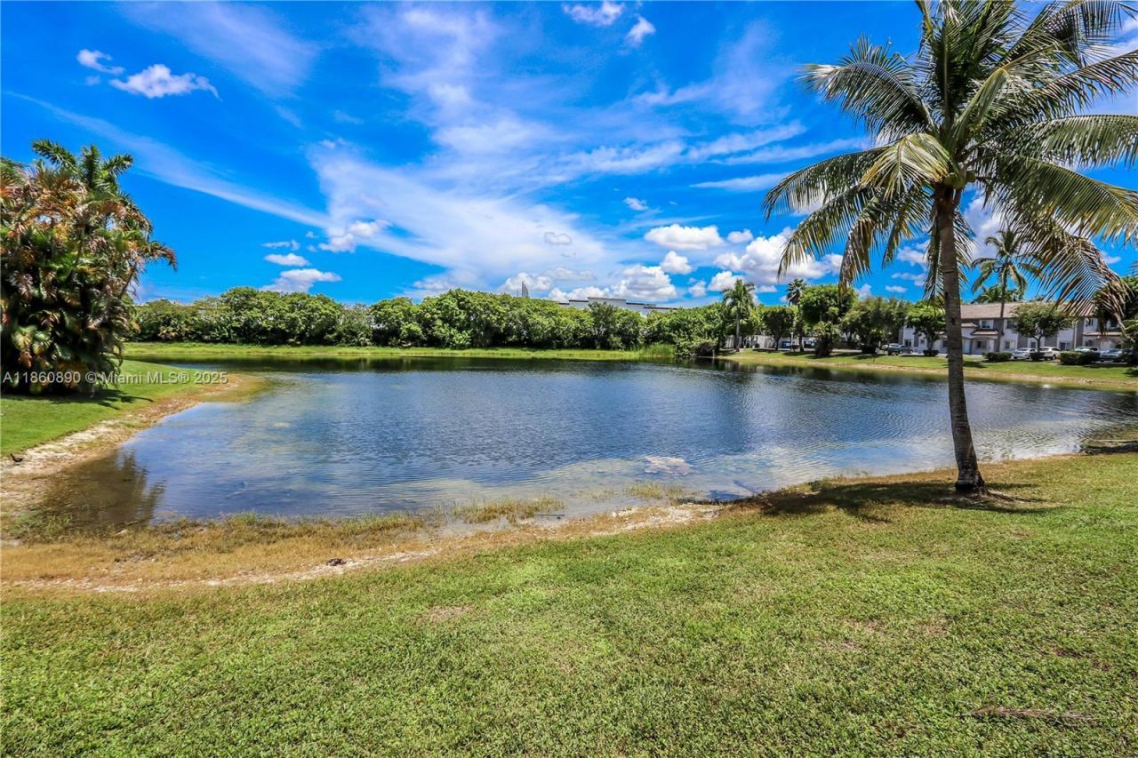 5725 NW 109th Ave, Unit 26, Doral, FL 33178 Photo