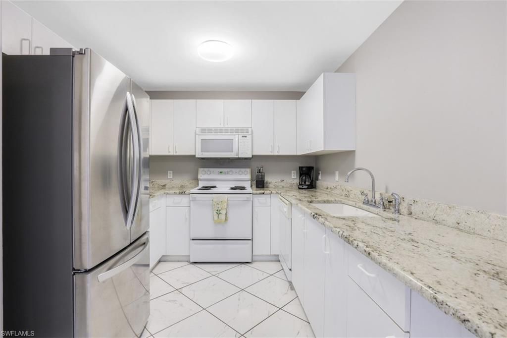519 Roma Ct, Unit 3-305, Naples, FL 34110 Photo