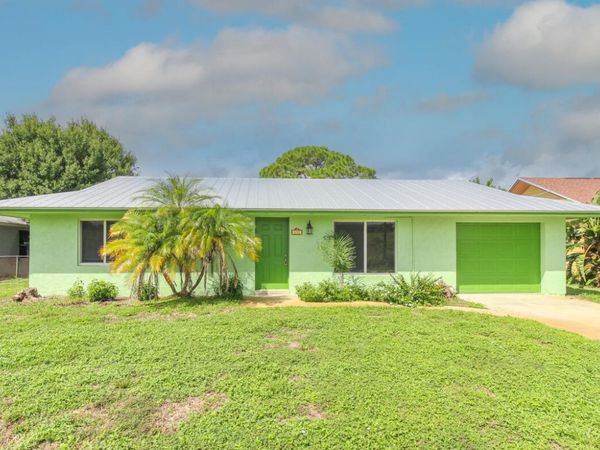 431 NE Julia Court, Jensen Beach, FL 34957