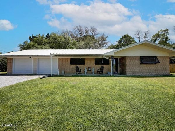 1715 N State Street, Abbeville, LA 70510