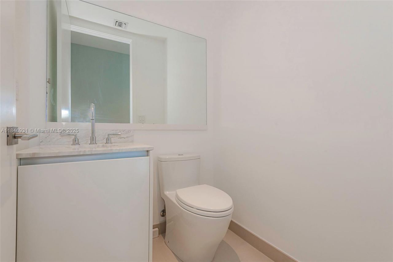 2821 S Bayshore Dr, Unit 7B, Coconut Grove, FL 33133 Photo