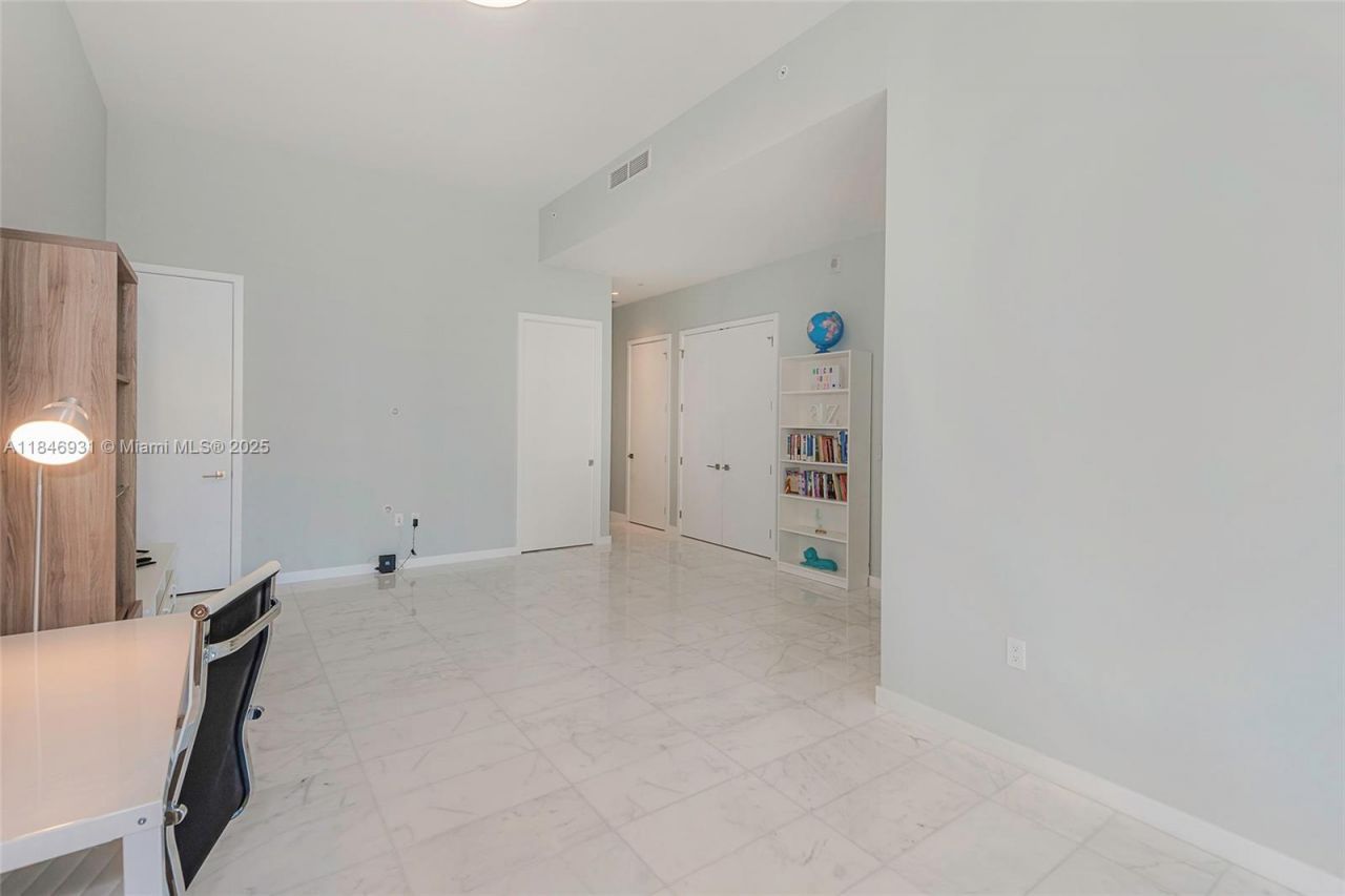 2821 S Bayshore Dr, Unit 7B, Coconut Grove, FL 33133 Photo