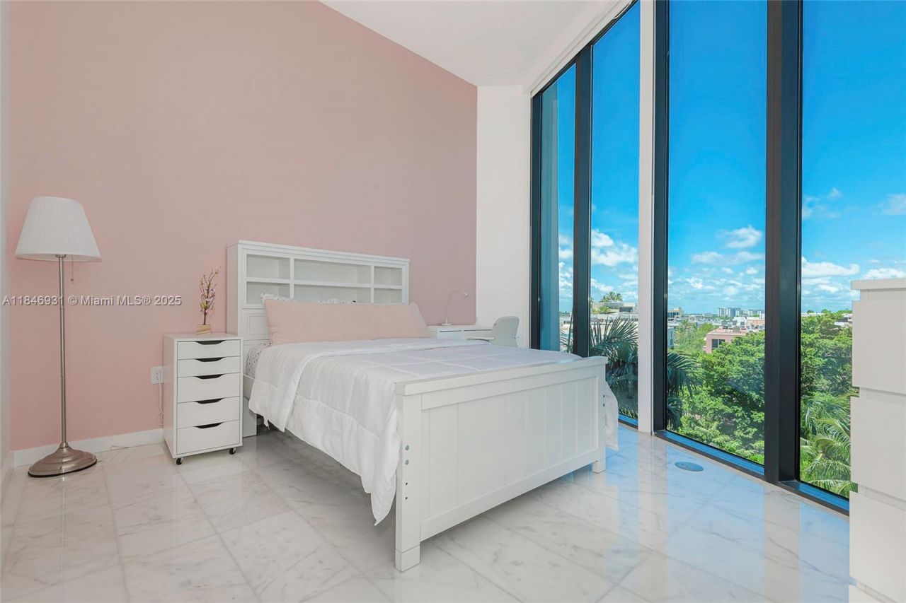 2821 S Bayshore Dr, Unit 7B, Coconut Grove, FL 33133 Photo