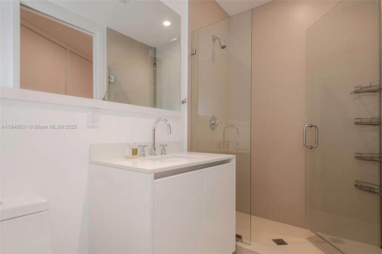 2821 S Bayshore Dr, Unit 7B, Coconut Grove, FL 33133 Photo