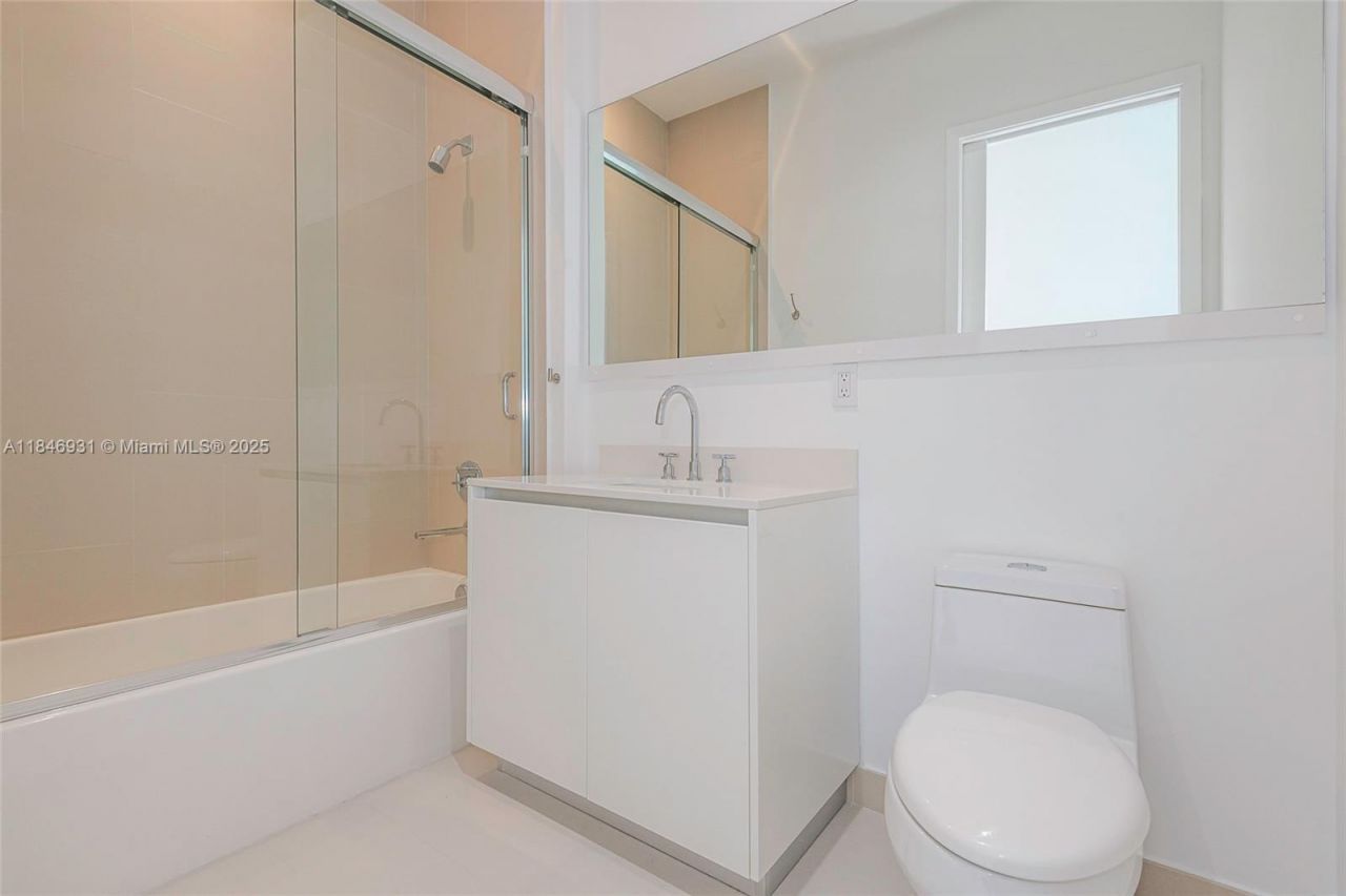 2821 S Bayshore Dr, Unit 7B, Coconut Grove, FL 33133 Photo