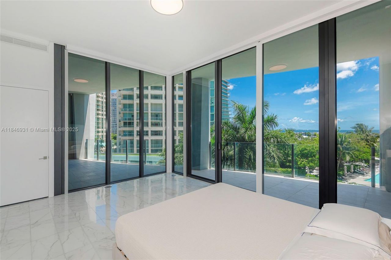 2821 S Bayshore Dr, Unit 7B, Coconut Grove, FL 33133 Photo