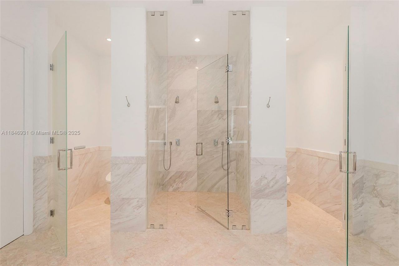 2821 S Bayshore Dr, Unit 7B, Coconut Grove, FL 33133 Photo