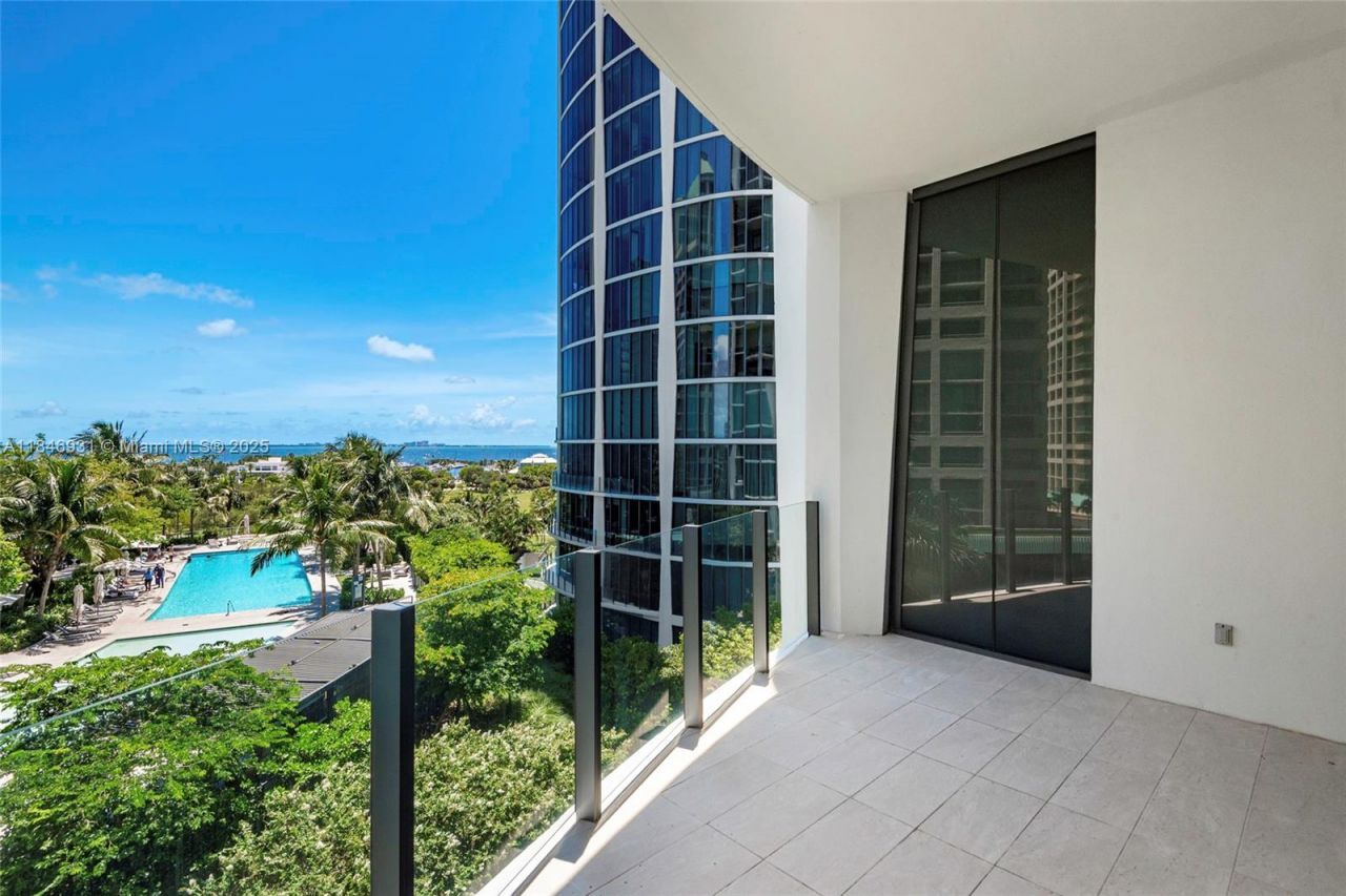 2821 S Bayshore Dr, Unit 7B, Coconut Grove, FL 33133 Photo