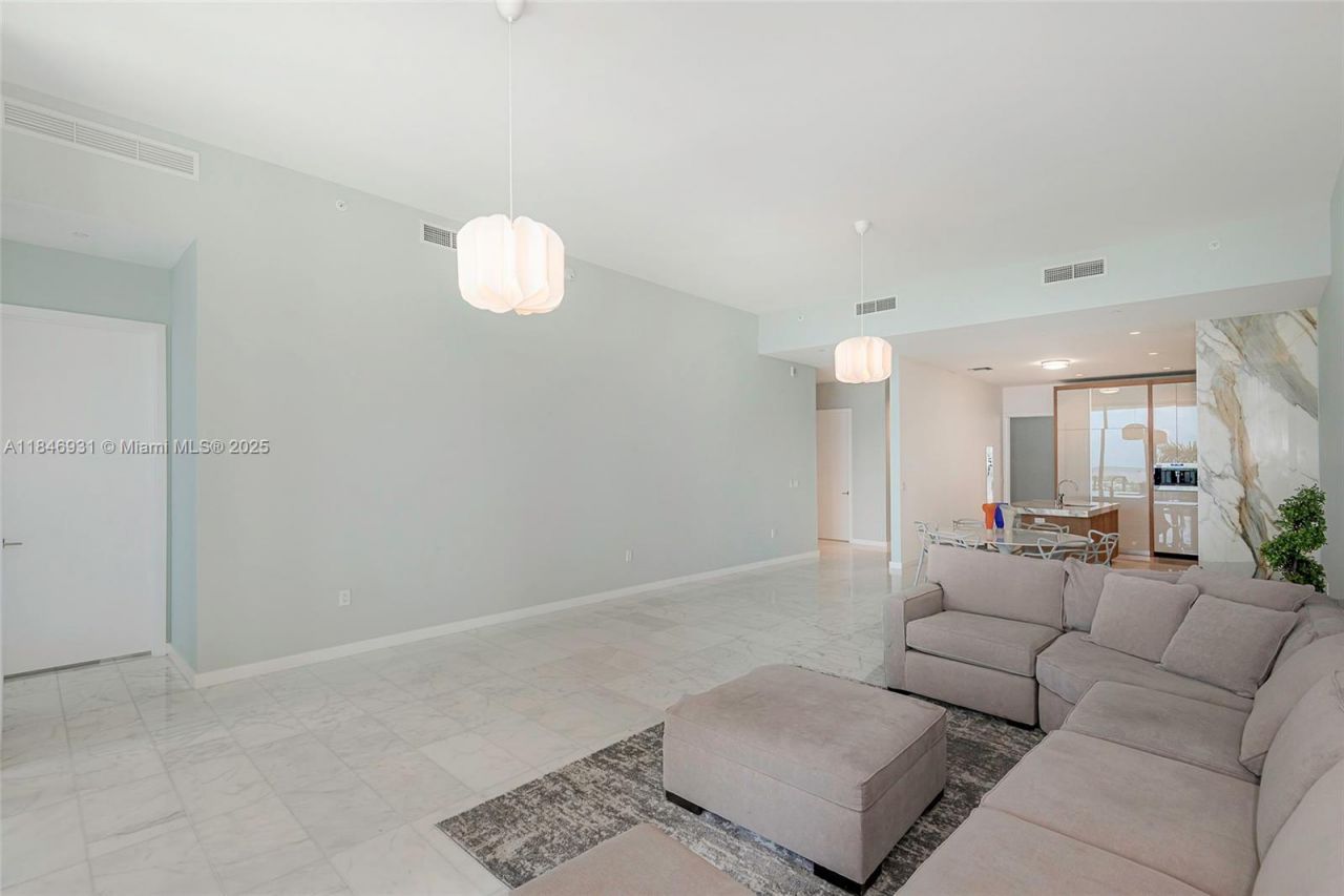2821 S Bayshore Dr, Unit 7B, Coconut Grove, FL 33133 Photo