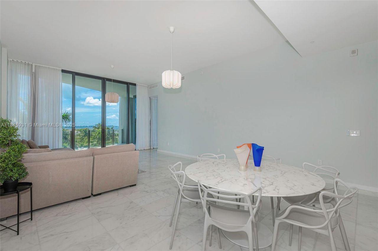 2821 S Bayshore Dr, Unit 7B, Coconut Grove, FL 33133 Photo