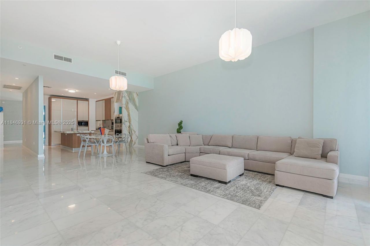 2821 S Bayshore Dr, Unit 7B, Coconut Grove, FL 33133 Photo