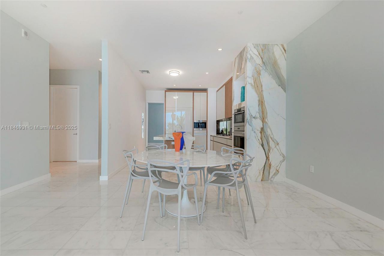2821 S Bayshore Dr, Unit 7B, Coconut Grove, FL 33133 Photo