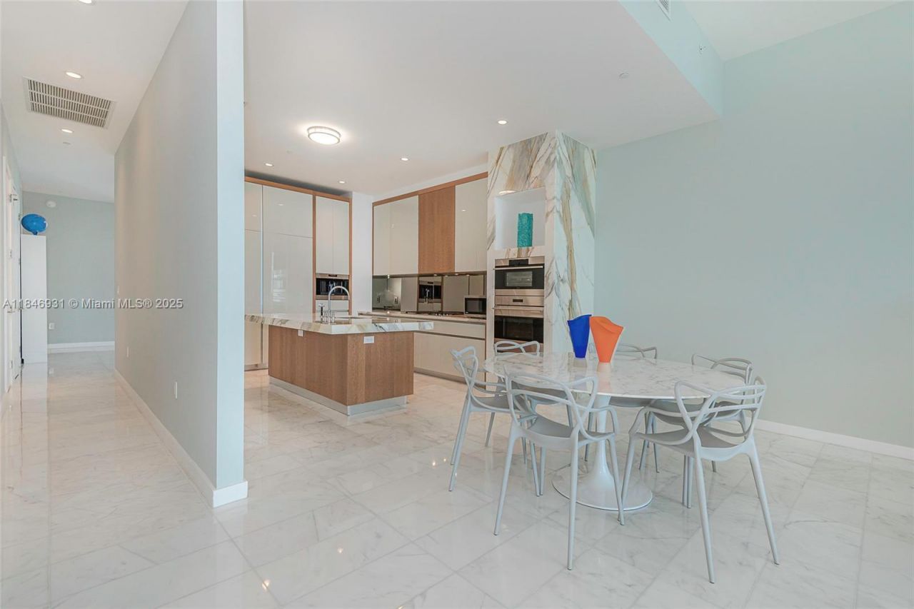 2821 S Bayshore Dr, Unit 7B, Coconut Grove, FL 33133 Photo