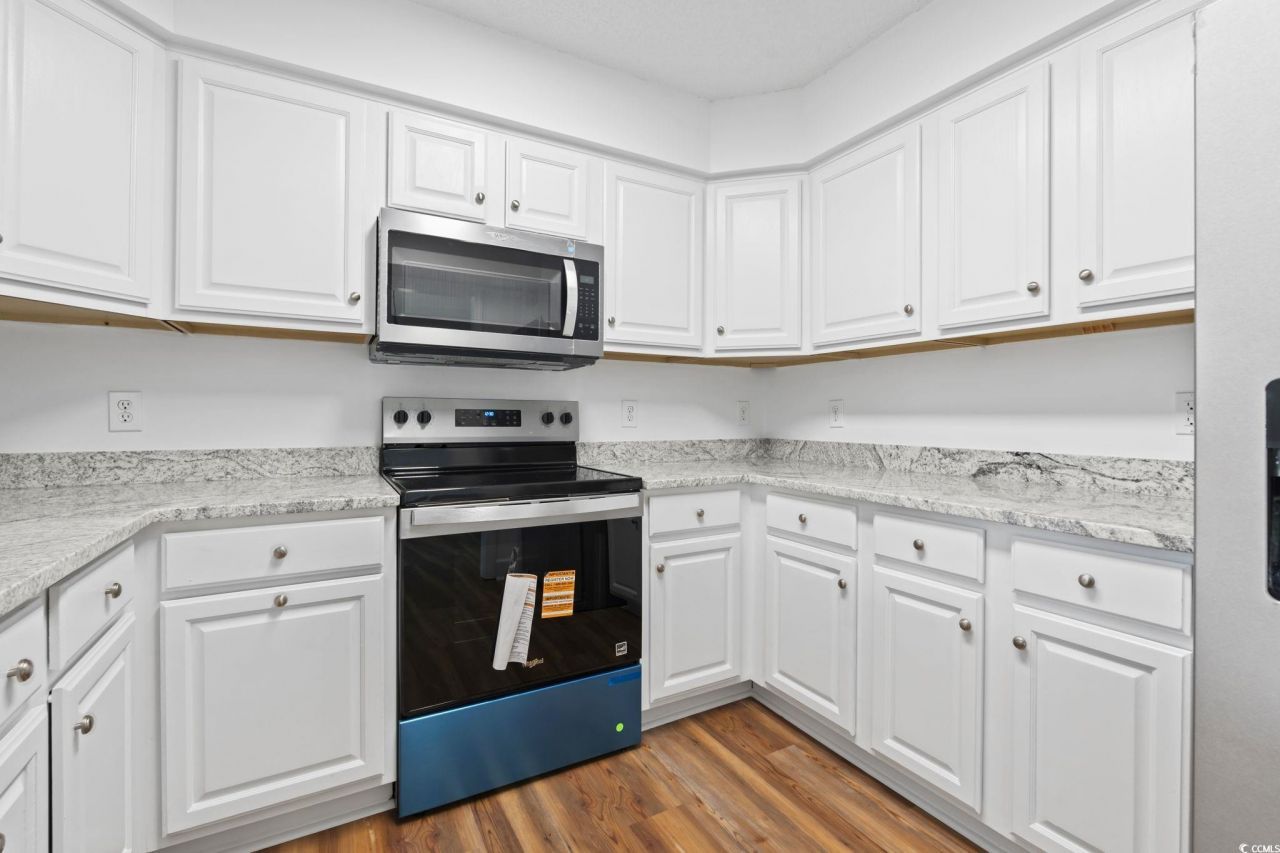 568 Rosedale Dr. Photo 11