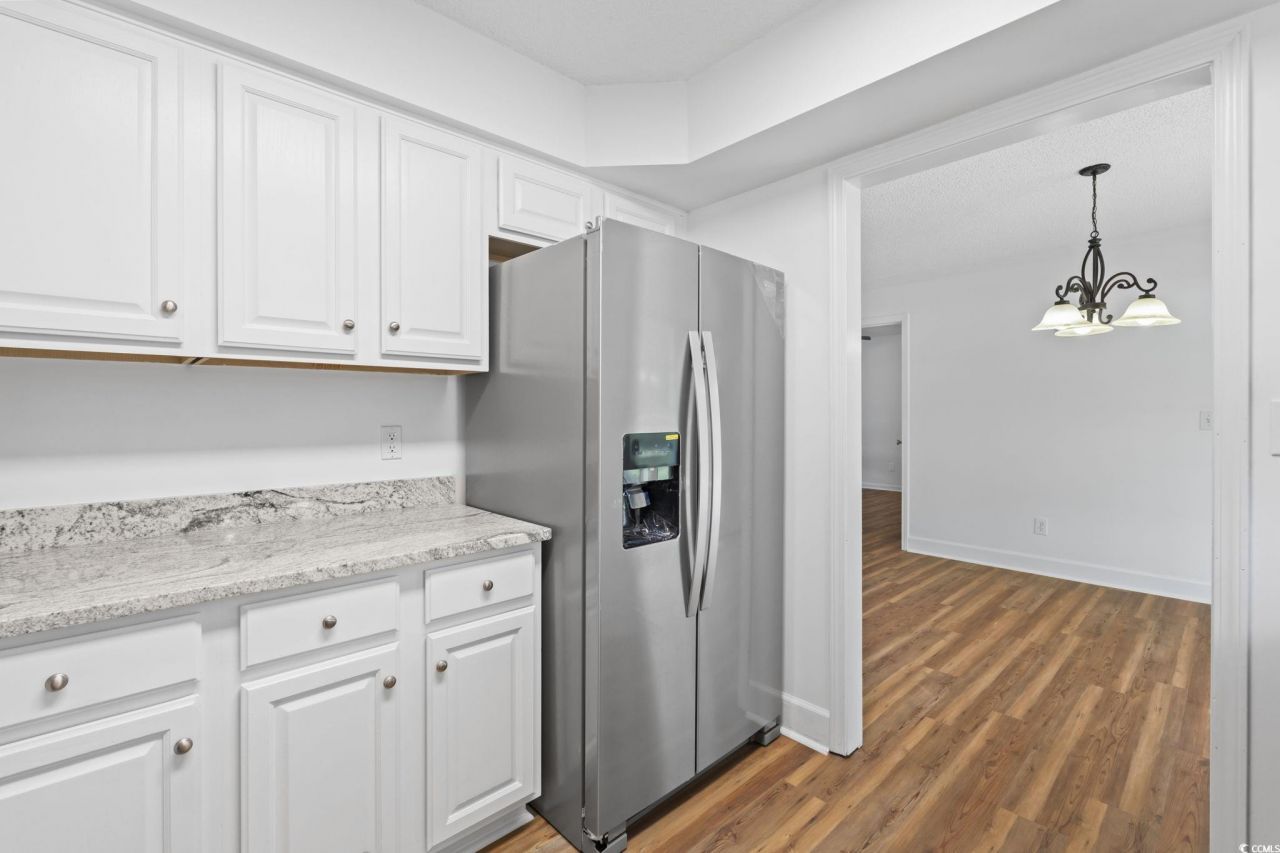 568 Rosedale Dr. Photo 15