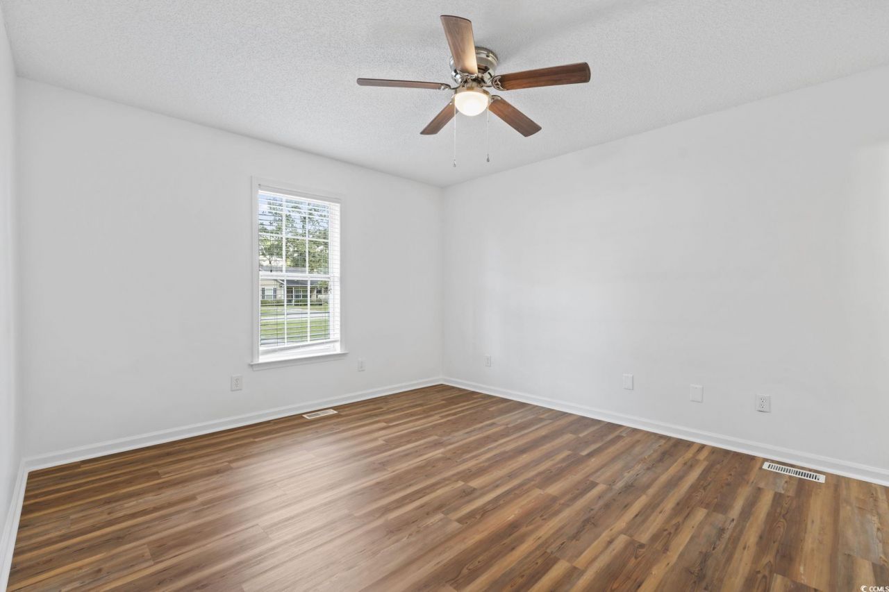 568 Rosedale Dr. Photo 17