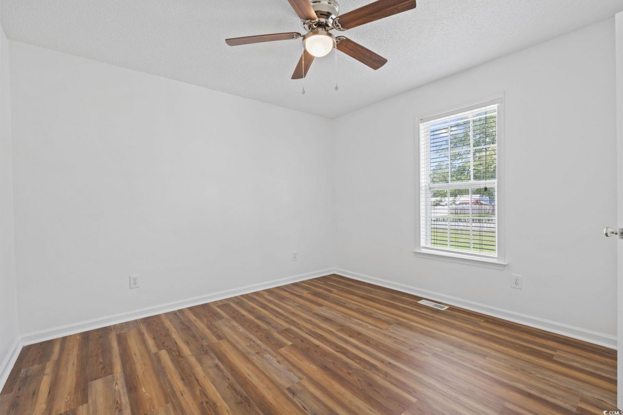 568 Rosedale Dr. Photo 23