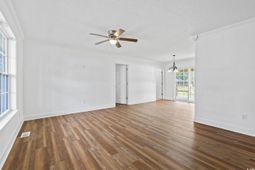 568 Rosedale Dr. photo 4