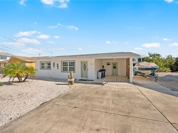 2444 Sycamore ST, ST. JAMES CITY, FL 33956