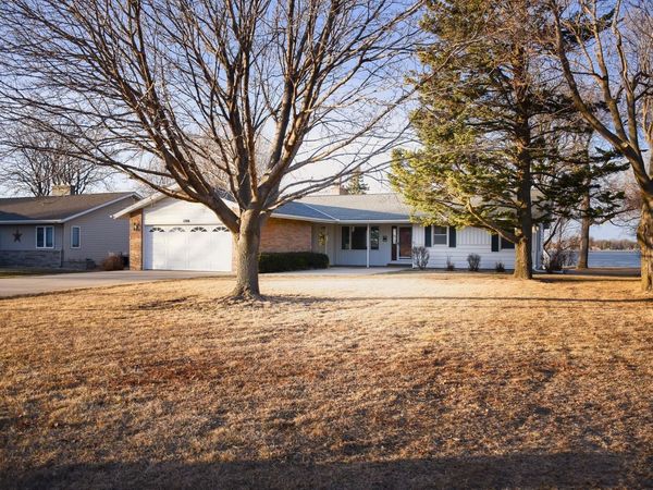 1206 S Shore Drive, Worthington, MN 56187