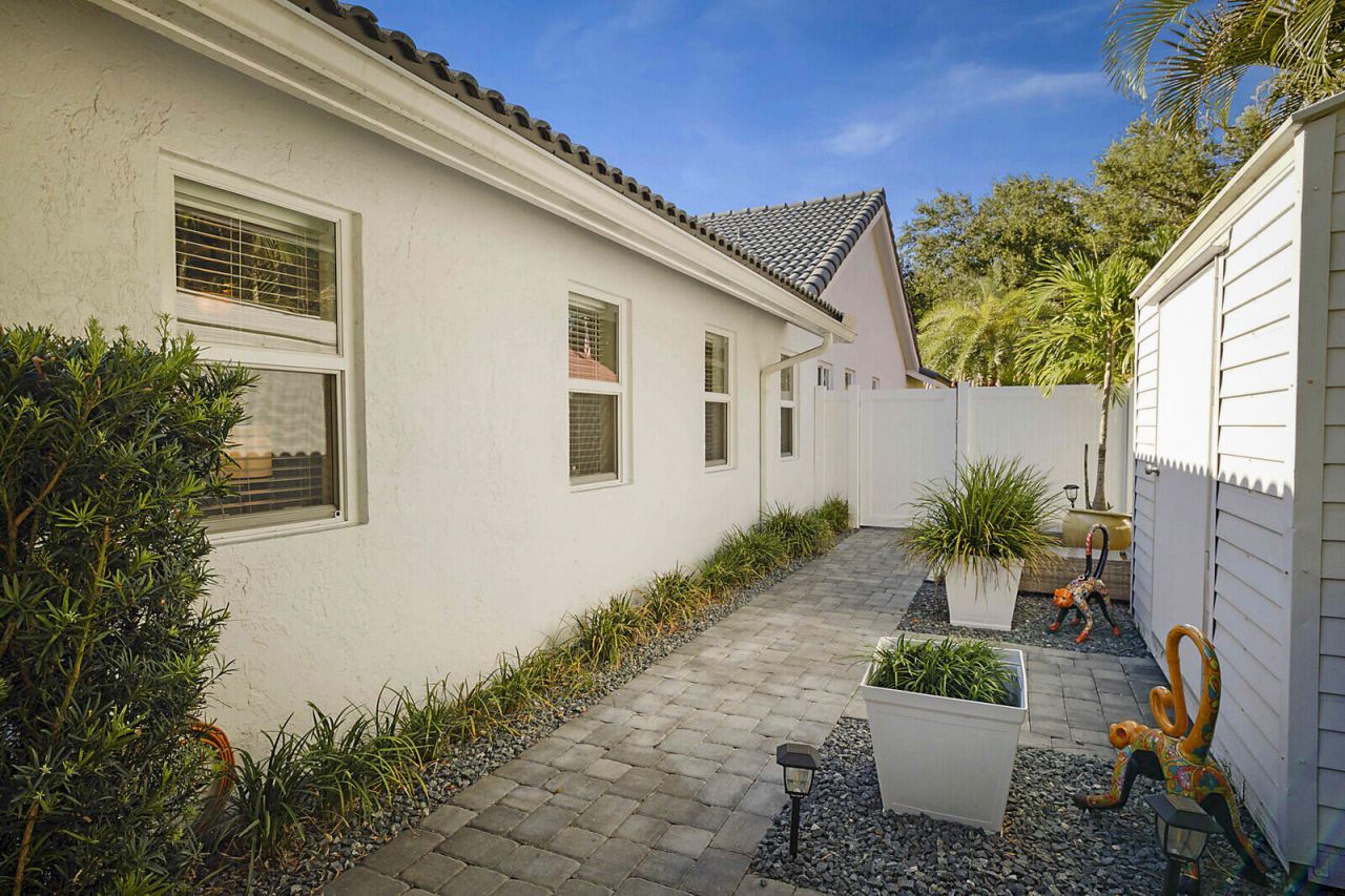 2155 Rabbit Hollowe Circle, Delray Beach, FL 33445 Photo