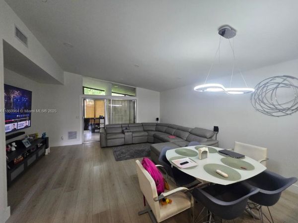 15737 Woodgate Ct, Unit B, Sunrise, FL 33326