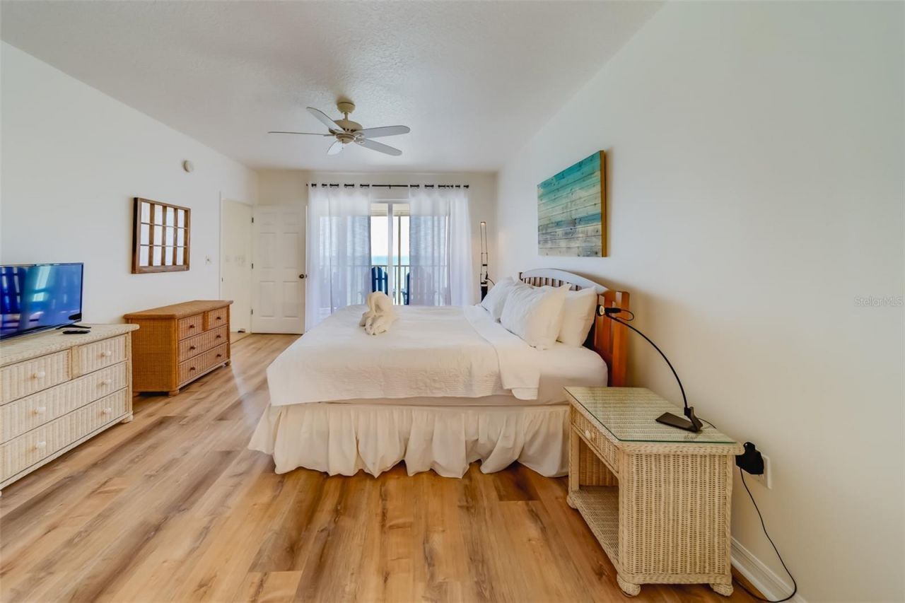 16550 Gulf Boulevard, Unit 643, North Redington Beach, FL 33708 Photo