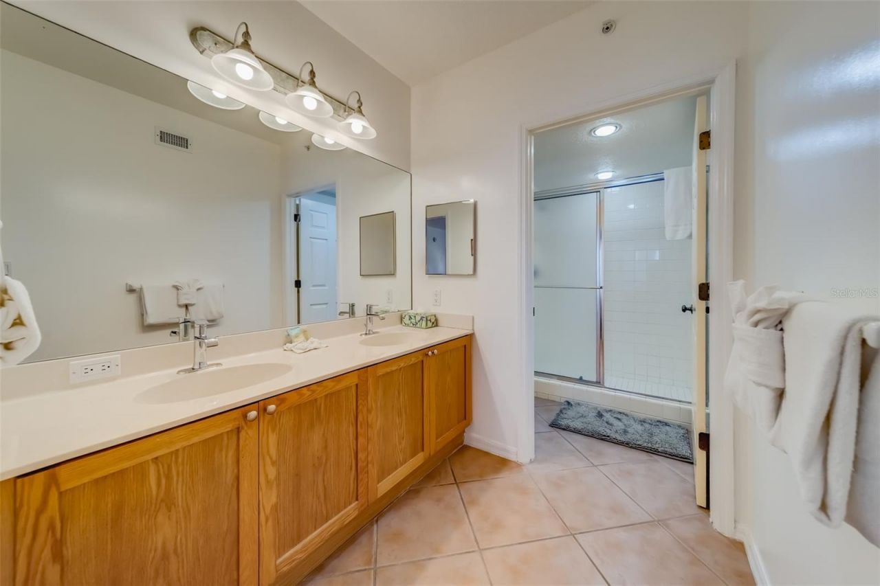 16550 Gulf Boulevard, Unit 643, North Redington Beach, FL 33708 Photo