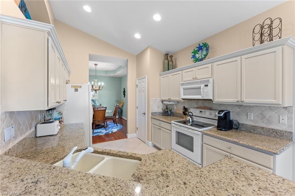 6840 Ascot Dr, Unit 1-201, Naples, FL 34113 Photo