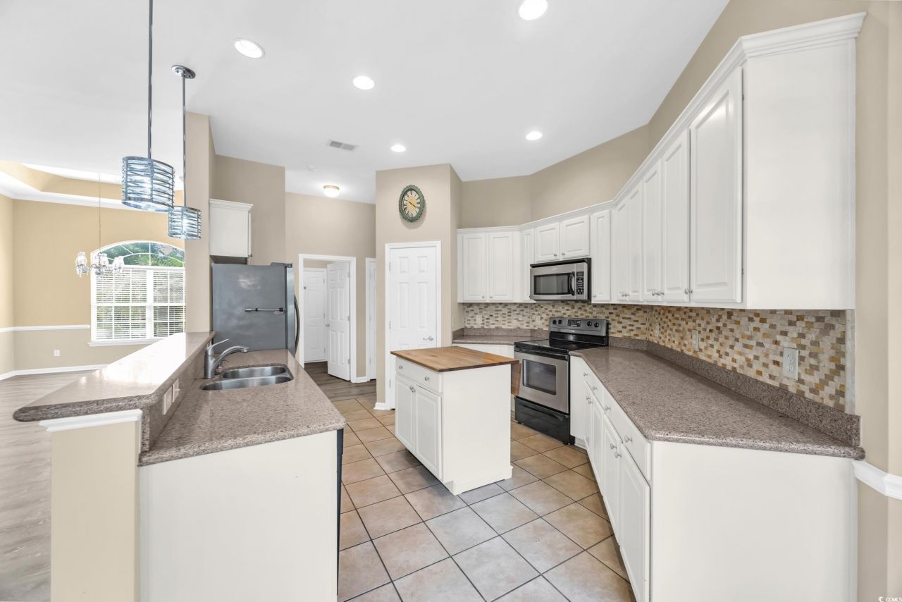 414 Carriage Lake Dr. Photo 10