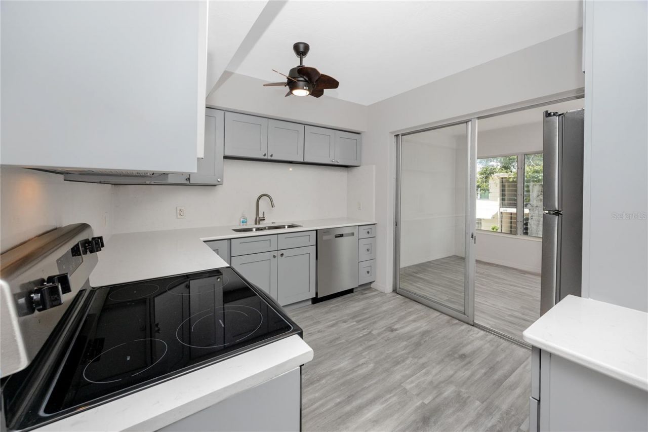 4152 55th Way N, Unit 1028, Kenneth City, FL 33709 Photo