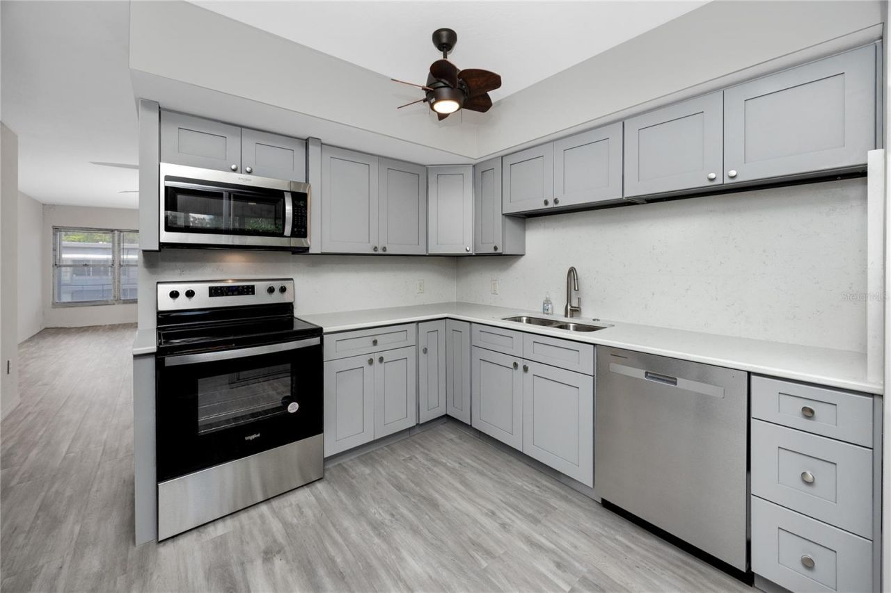 4152 55th Way N, Unit 1028, Kenneth City, FL 33709 Photo