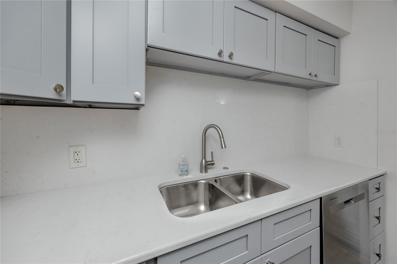 4152 55th Way N, Unit 1028, Kenneth City, FL 33709 Photo