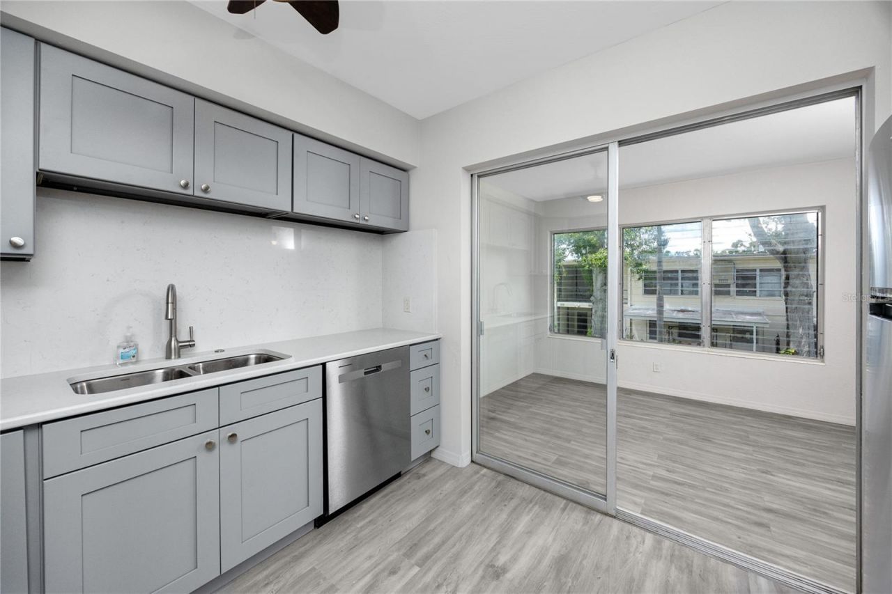 4152 55th Way N, Unit 1028, Kenneth City, FL 33709 Photo