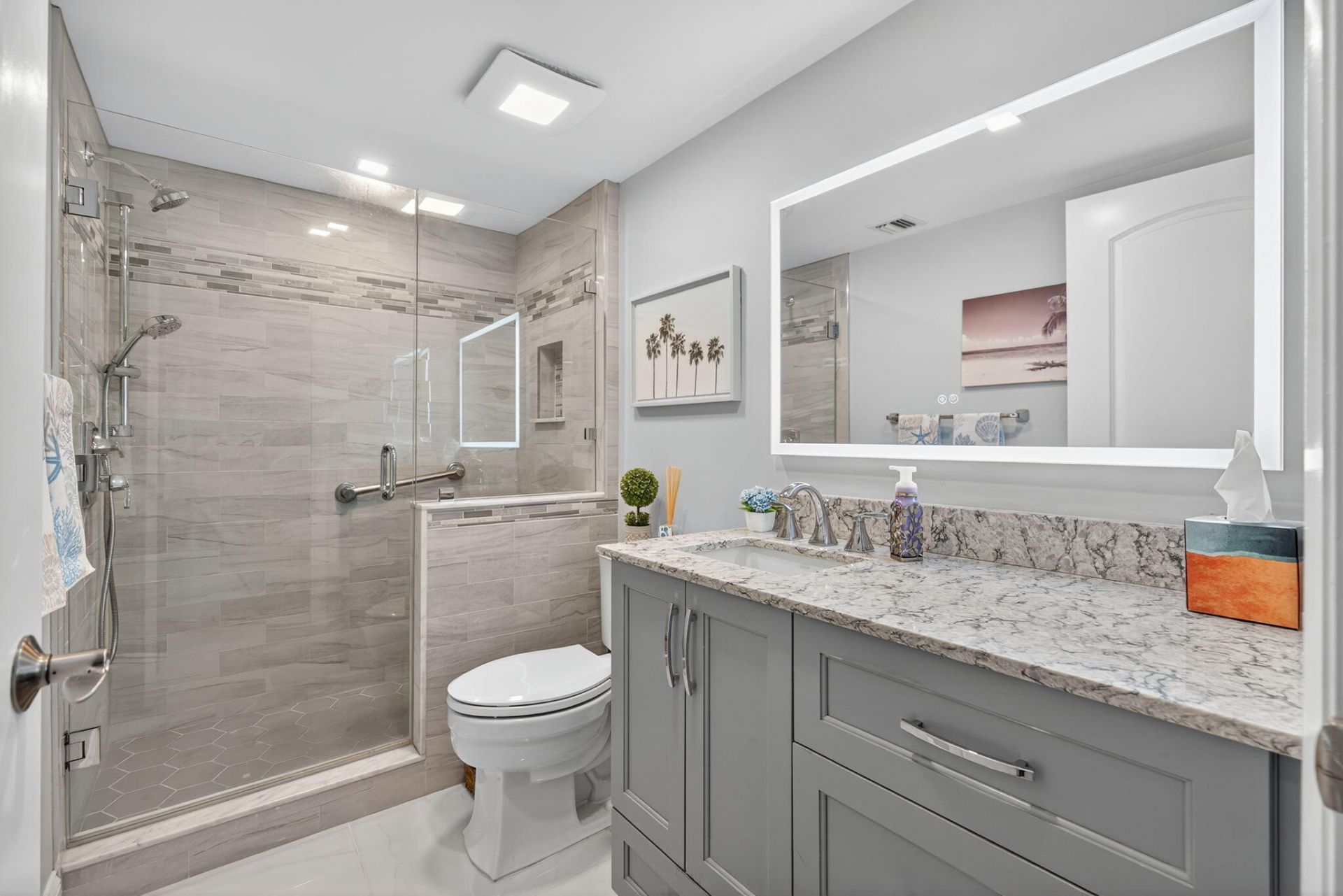 601 Seafarer Circle, Unit 201, Jupiter, FL 33477 Photo