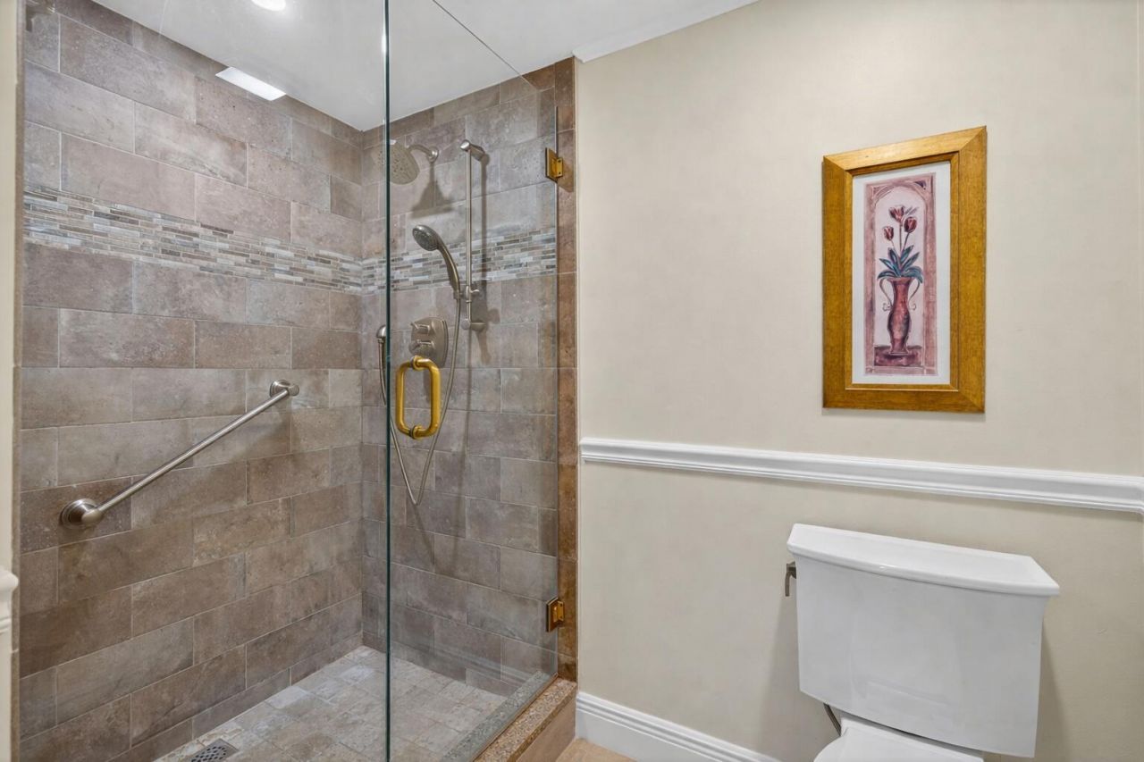 601 Seafarer Circle, Unit 201, Jupiter, FL 33477 Photo