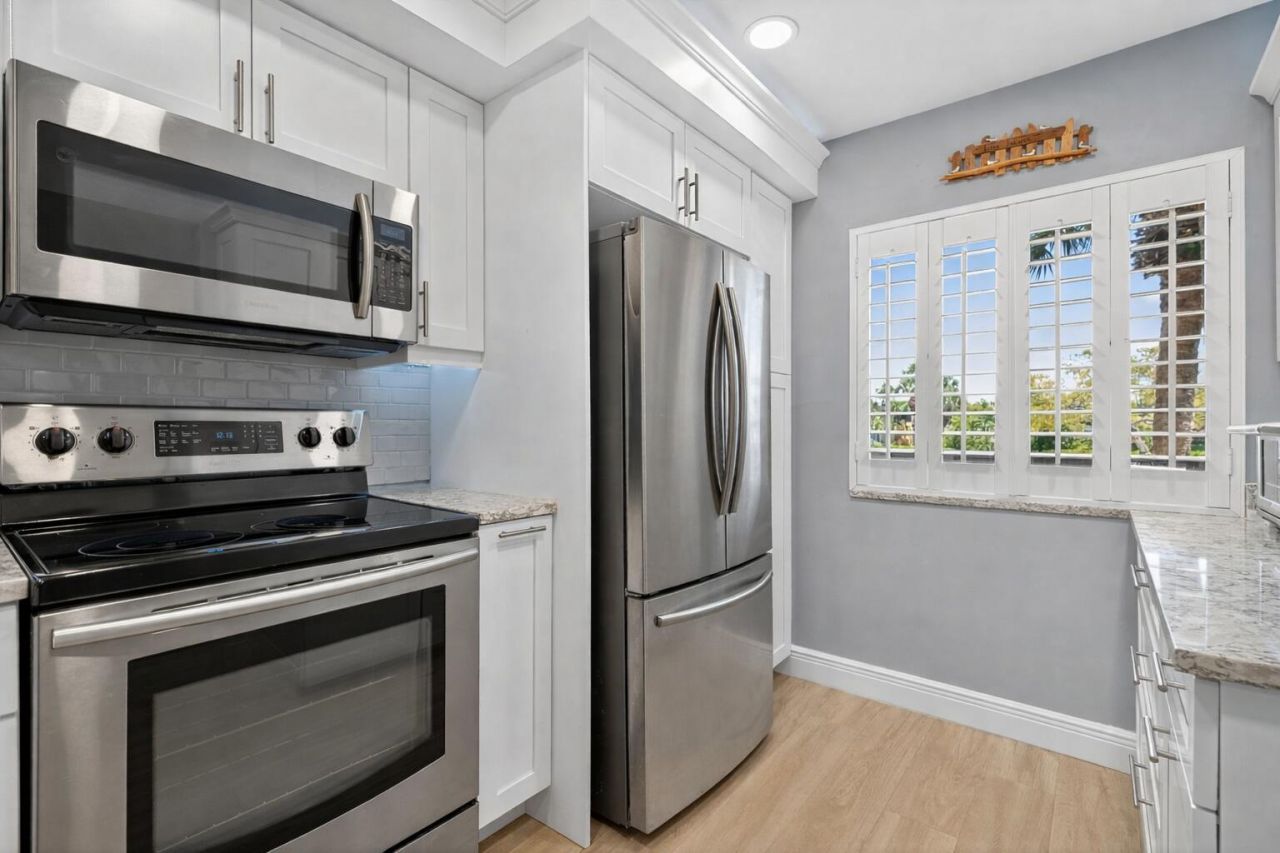 601 Seafarer Circle, Unit 201, Jupiter, FL 33477 Photo