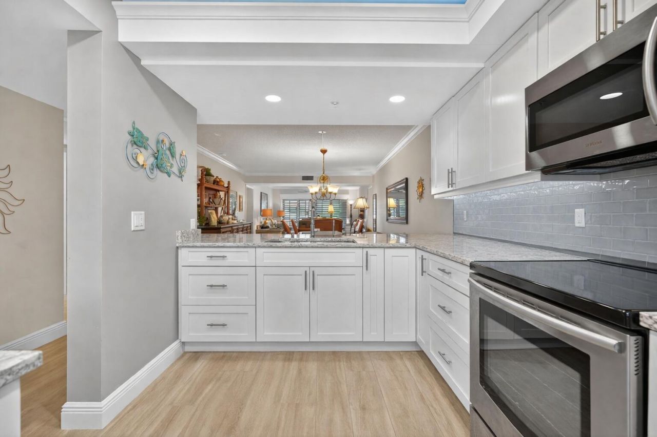 601 Seafarer Circle, Unit 201, Jupiter, FL 33477 Photo