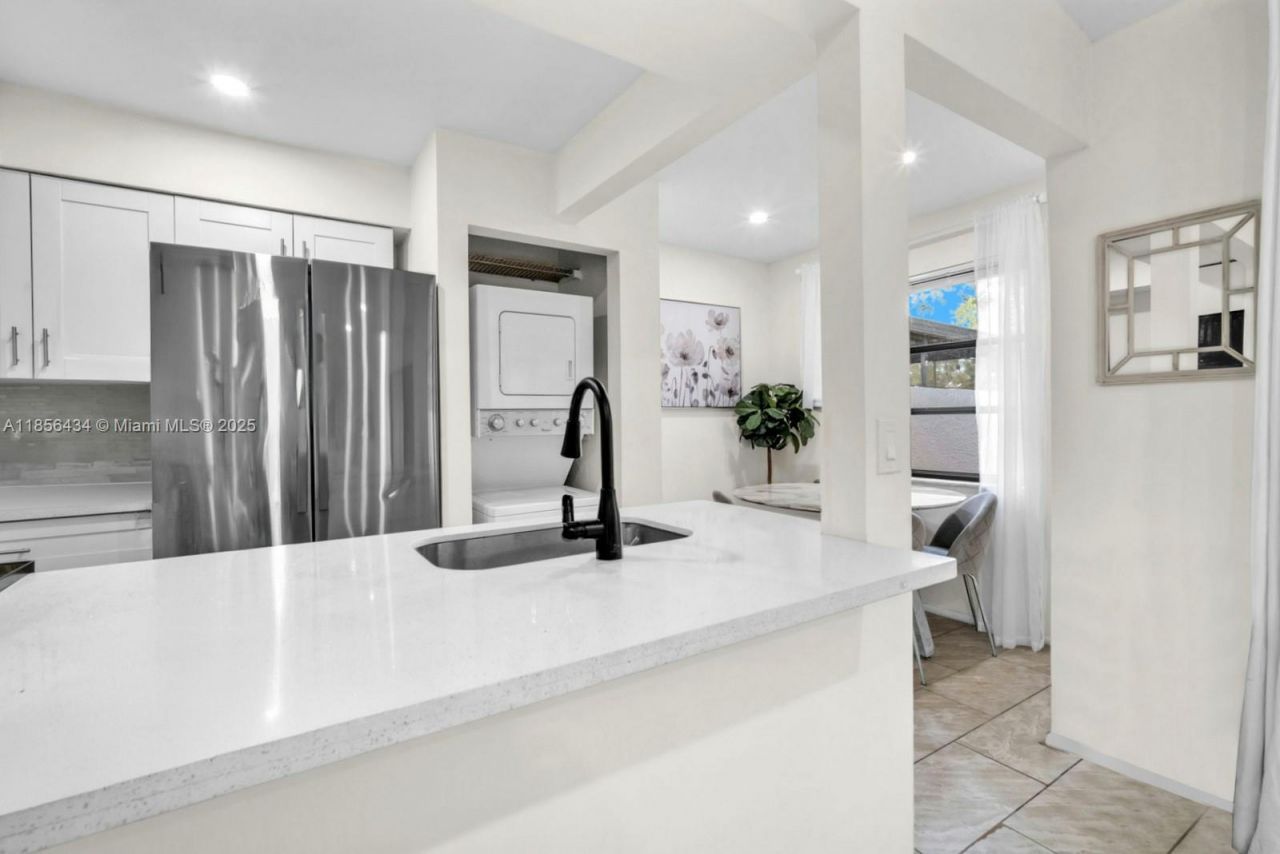 9667 NW 15th Ct, Pembroke Pines, FL 33024 Photo