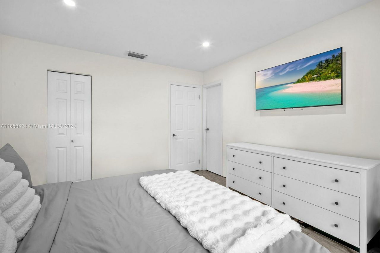 9667 NW 15th Ct, Pembroke Pines, FL 33024 Photo