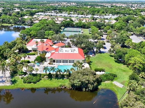 566 NW Lambrusco Drive, Port St Lucie, FL 34986