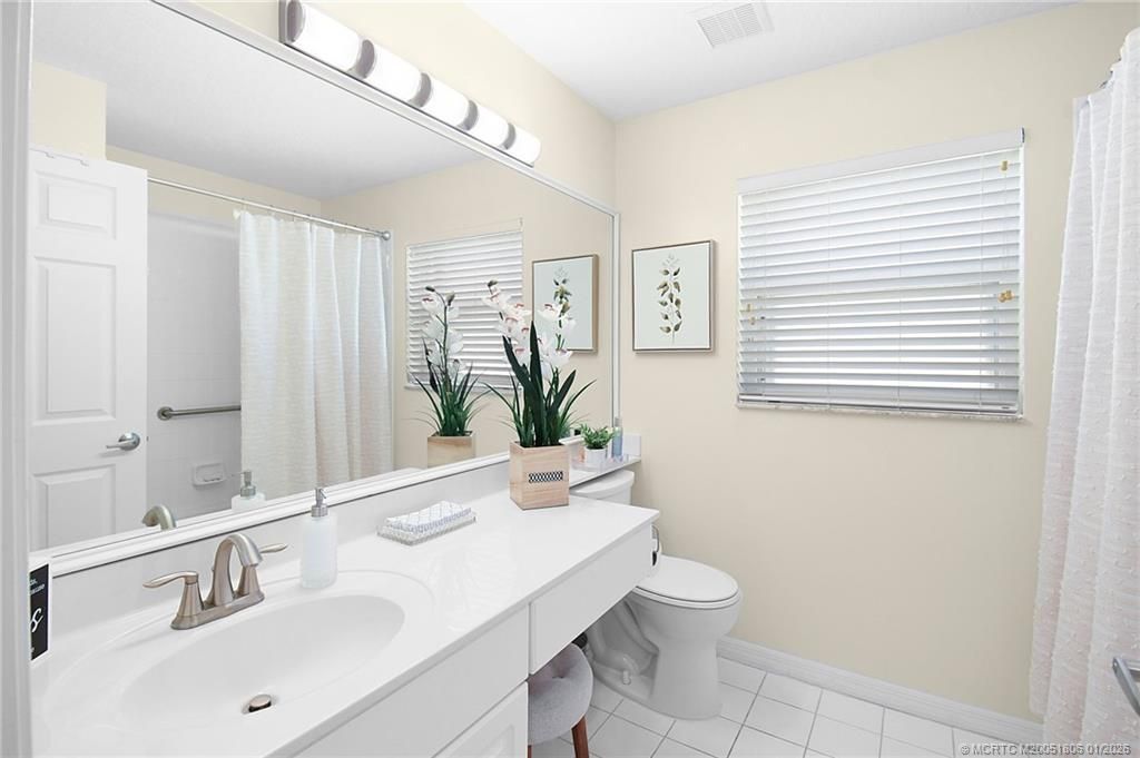 566 NW Lambrusco Drive, Port Saint Lucie, FL 34986 Photo