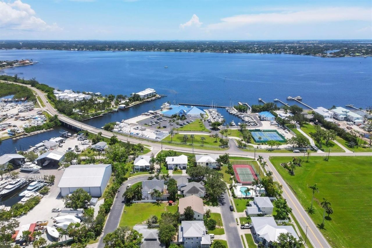 1408 43rd Avenue Drive W, Palmetto, FL 34221 Photo