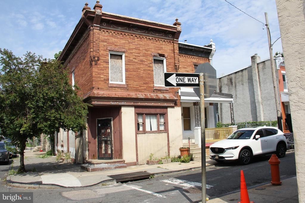 2500 N Myrtlewood Street, Philadelphia, PA 19132 Main Photo