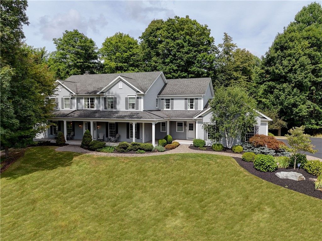 18 Hunt Club Drive, Mendon, NY 14472 Main Photo